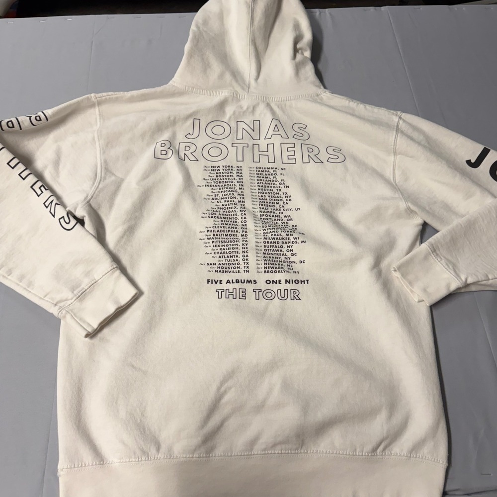 Jonas Brothers Five Albums One Night The Tour 2023 Hoodie Cream Large Band Merch - Picture 7 of 8